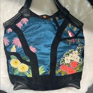 Embroidered Women's Tote Bag - Black and Blue